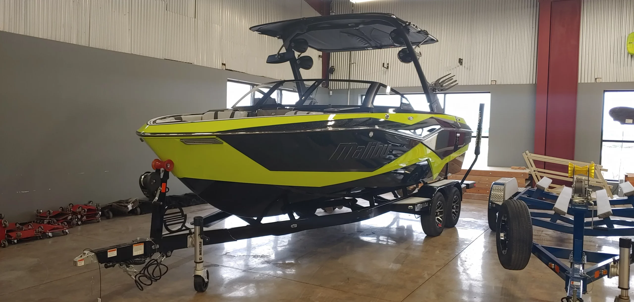 2022 Malibu Wakesetter For Sale at Valley Marine Black and Yellow