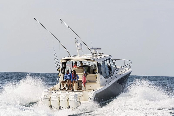 Boston Whaler 405 Conquest