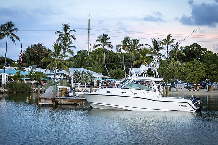 Boston Whaler 345 Conquest