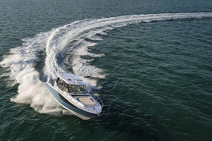 Boston Whaler 405 Conquest