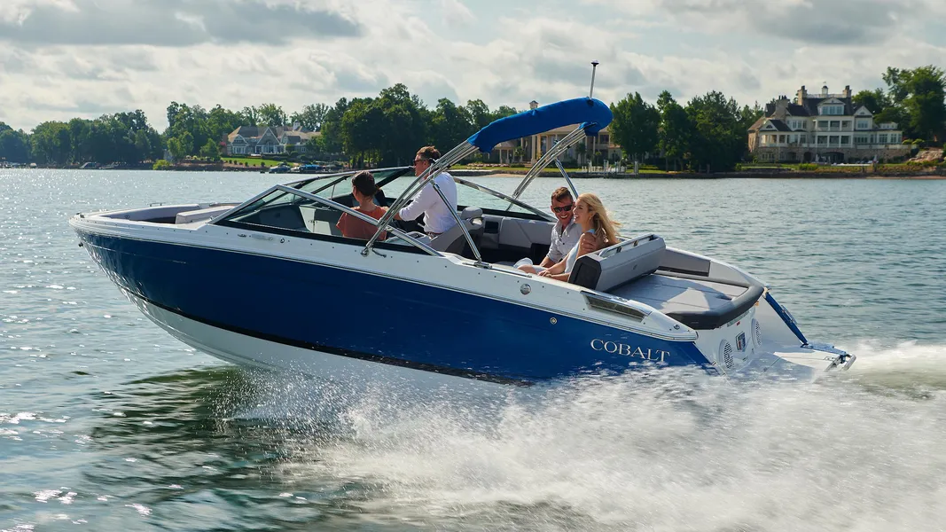 Valley Marine Cobalt R4 Boat