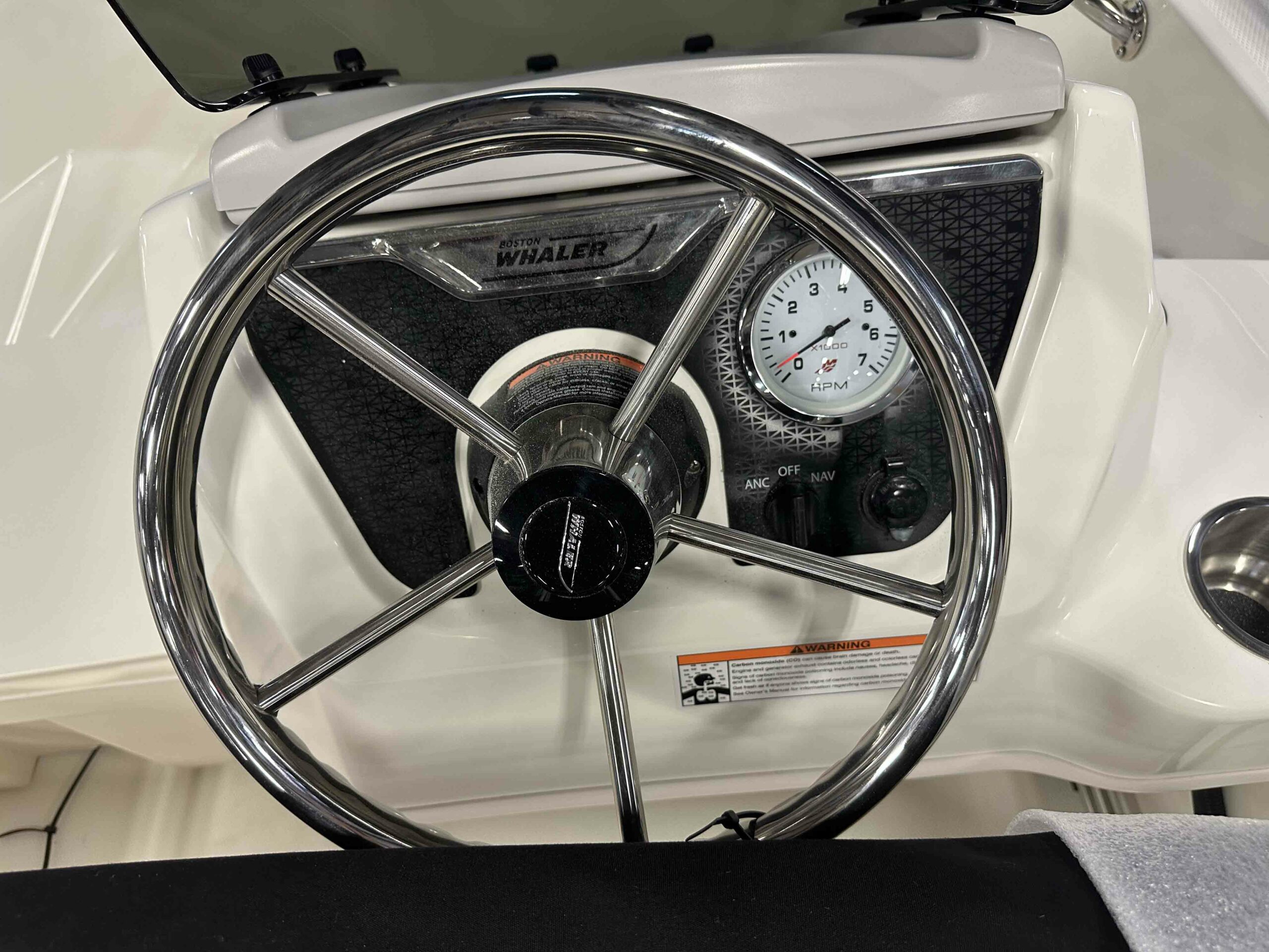 Boston Whaler 160 Super Sport dash.